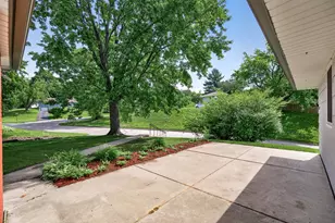 8912 Tretbaugh Dr, Bloomington, MN 55431 - Photo 45
