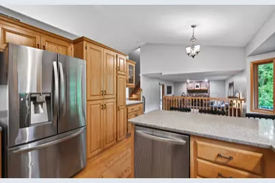 27421 Quinlan Avenue, Lindstrom, MN 55045 - Photo 9