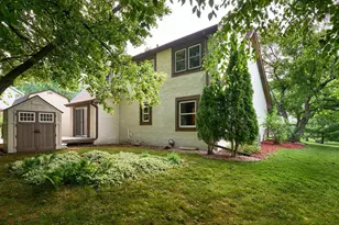 8104 Dakota Ln, Chanhassen, MN 55317 - Photo 7