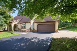 8104 Dakota Ln, Chanhassen, MN 55317 - Photo 19