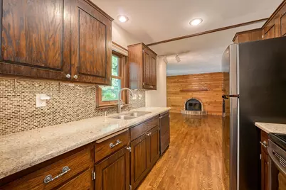 8104 Dakota Lane, Chanhassen, MN 55317 - Photo 11