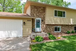 112316 Baxter Ct, Chaska, MN 55318 - Photo 3