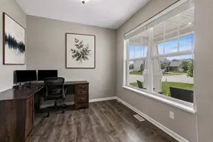 18398 Glenbridge Ave, Lakeville, MN 55044 - Photo 17