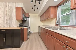 1025 SW 5th St, Grand Rapids, MN 55744 - Photo 9