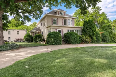 821 E Elm Avenue, Waseca, MN 56093 - Photo 1