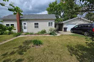 1123 2nd St SE, Bemidji, MN 56601 - Photo 3