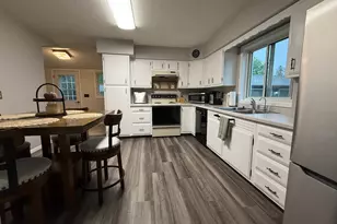 109 E Luella St, Le Roy, MN 55951 - Photo 3