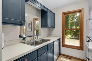 2307 Grange Ave N, Oakdale, MN 55128 - Photo 9