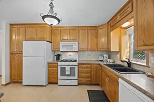 200 Rosewood Ave NW, Isanti, MN 55040 - Photo 5