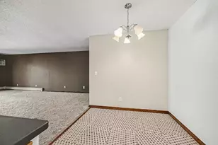 2720 Dale St N, Roseville, MN 55113 - Photo 19