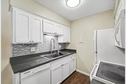 2720 Dale Street N #C313, Roseville, MN 55113 - Photo 3