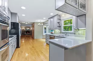 3924 Tonkawood Rd, Minnetonka, MN 55345 - Photo 13