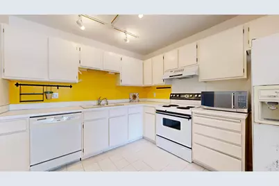 210 W Grant St #204, Minneapolis, MN 55403 - Photo 5