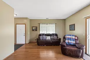 1370 Preston Ln, Shakopee, MN 55379 - Photo 3
