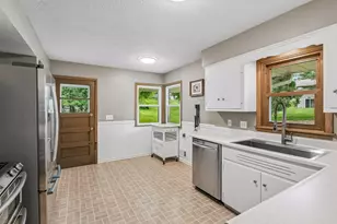 1353 Hillcrest Dr NE, Fridley, MN 55432 - Photo 11