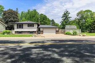 2515 Hillview Rd, Mounds View, MN 55112 - Photo 5