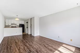 8642 S Maplebrook Cir, Brooklyn Park, MN 55445 - Photo 5
