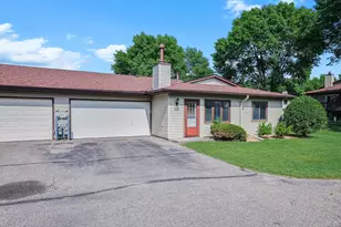 8642 S Maplebrook Cir, Brooklyn Park, MN 55445 - Photo 3