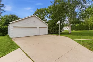 1020 5th St SW, Willmar, MN 56201 - Photo 31