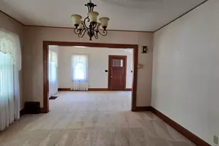 212 E 5th St, Albert Lea, MN 56007 - Photo 5