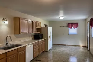 750 Greenwood Ave, Tracy, MN 56175 - Photo 3
