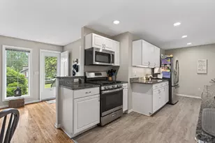 2390 Chateau Ln, Mound, MN 55364 - Photo 9