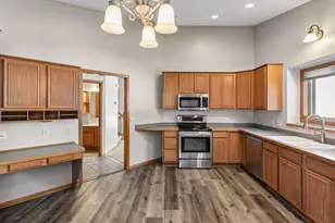 1414 Courtland W, Waconia, MN 55387 - Photo 17