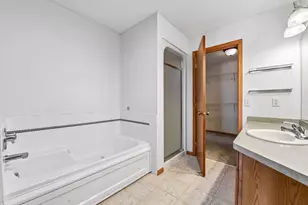 1414 Courtland W, Waconia, MN 55387 - Photo 25