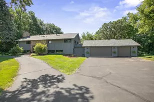 565 Lakota Ln, Chaska, MN 55318 - Photo 3