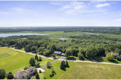 565 Lakota Lane, Chaska, MN 55318 - Photo 5