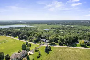 565 Lakota Ln, Chaska, MN 55318 - Photo 5