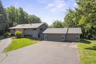 565 Lakota Ln, Chaska, MN 55318 - Photo 3