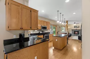 10053 Raleigh Ct, Woodbury, MN 55129 - Photo 3