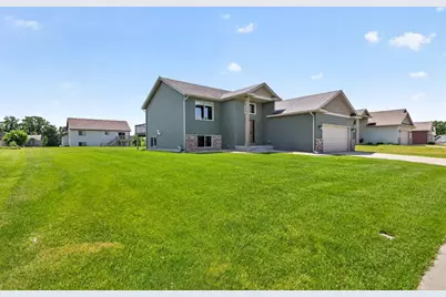 4024 Stone Point Drive NE, Rochester, MN 55906 - Photo 3