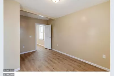1040 Rose Avenue E, Saint Paul, MN 55106 - Photo 9