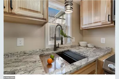 1040 Rose Avenue E, Saint Paul, MN 55106 - Photo 1