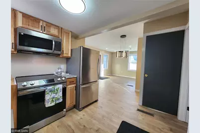 1040 Rose Avenue E, Saint Paul, MN 55106 - Photo 3