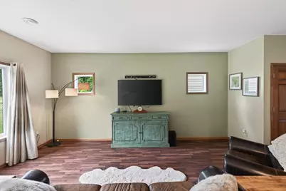 837 Boldt Street, Chaska, MN 55318 - Photo 3