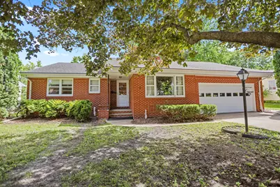 216 8th Avenue SE, Waseca, MN 56093 - Photo 1