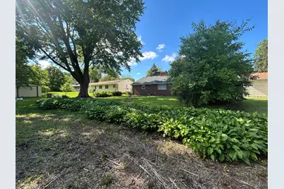 216 8th Avenue SE, Waseca, MN 56093 - Photo 7