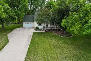 406 Fingal Ct, Alexandria, MN 56308 - Photo 3