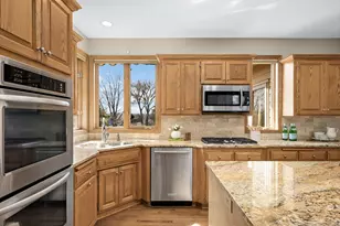 7628 Auto Club Cir, Bloomington, MN 55438 - Photo 17