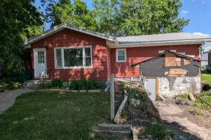 781 4th Ave SE, Wells, MN 56097 - Photo 5