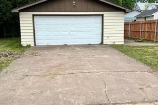 2401 7th Ave E, Hibbing, MN 55746 - Photo 5