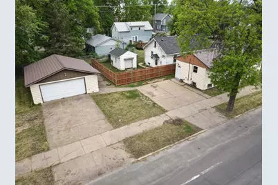 2401 7th Avenue E, Hibbing, MN 55746 - Photo 7