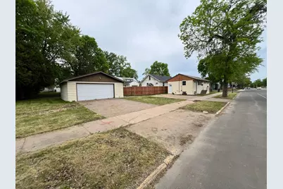 2401 7th Avenue E, Hibbing, MN 55746 - Photo 1