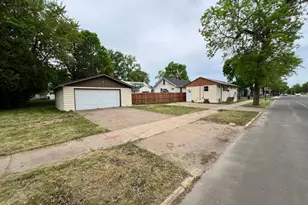 2401 7th Ave E, Hibbing, MN 55746 - Photo 1