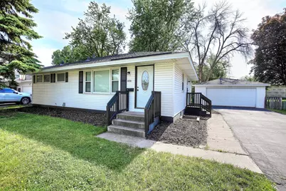 6830 Toledo Avenue N, Brooklyn Center, MN 55429 - Photo 3
