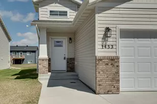 1453 69th Ave S, Fargo, ND 58104 - Photo 3