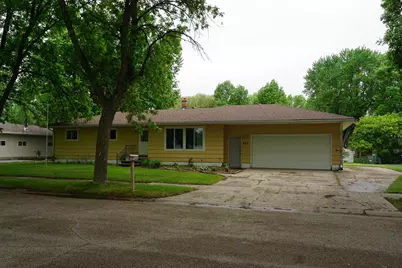 405 10th Street SE, Barnesville, MN 56514 - Photo 1